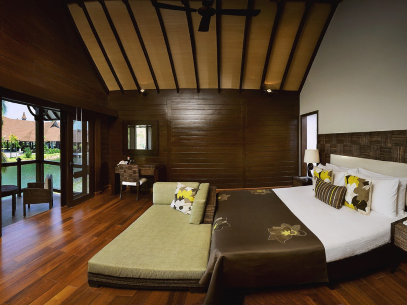 Deluxe Suite Backwater View at Lalit Bekal