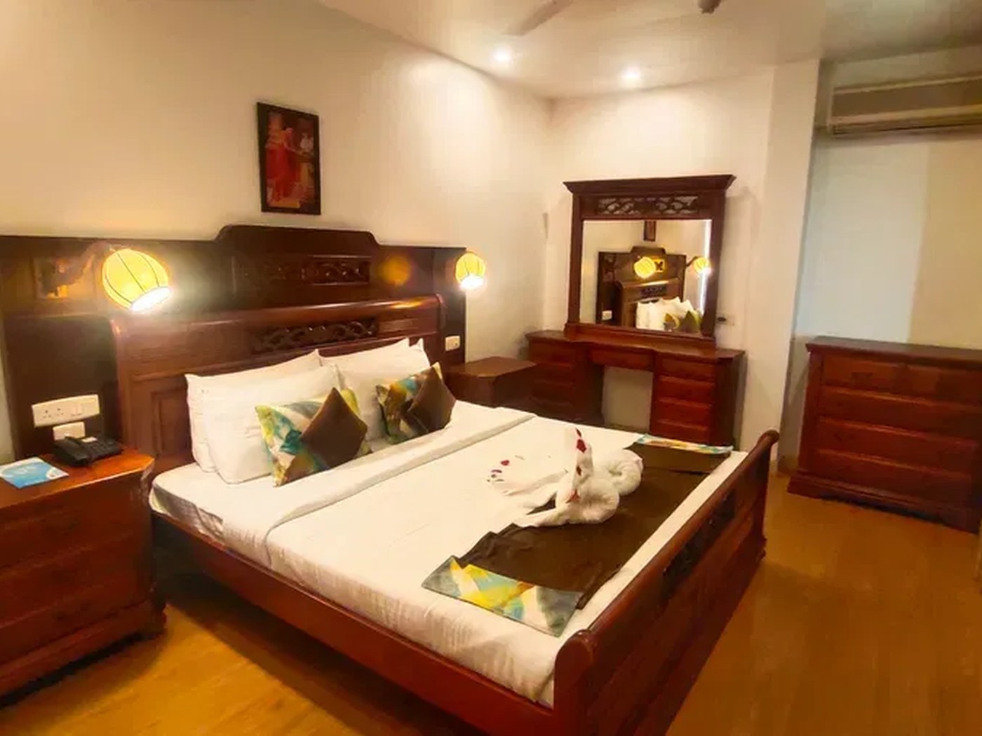 Premium Suite Bed Room 1 uhwykw at Travancore Heritage