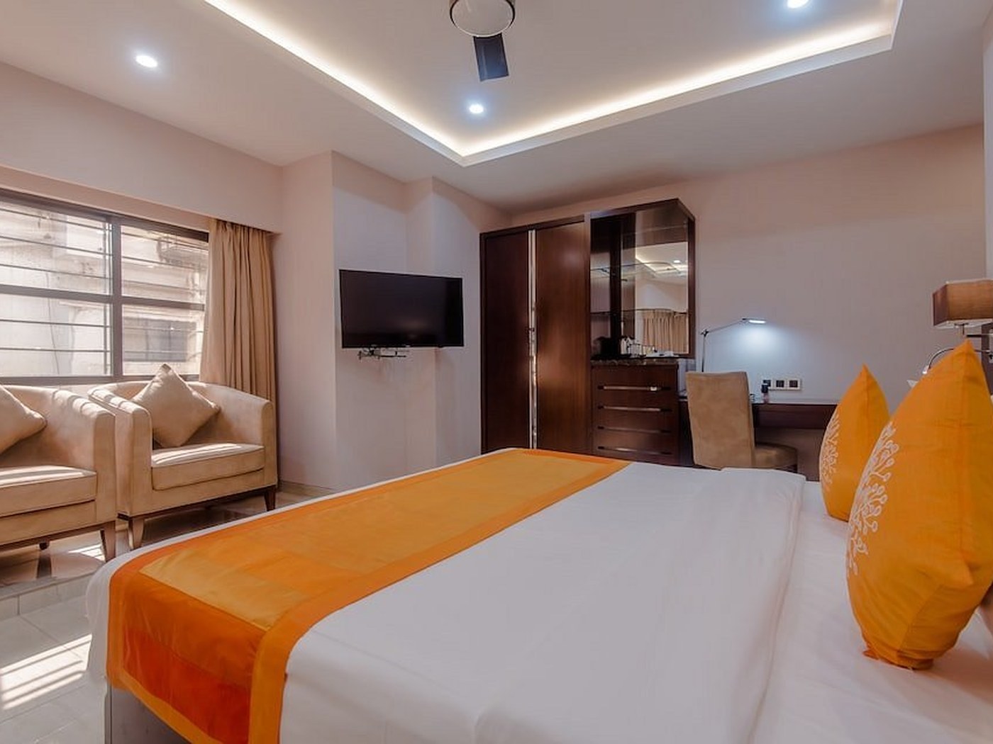 Photograph of Hotel Godwin in Mumbai