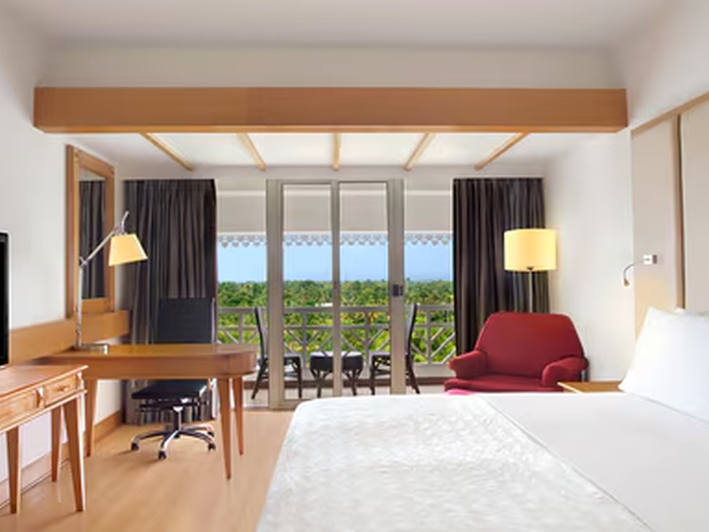 Guestroom at Le Meridien Kochi
