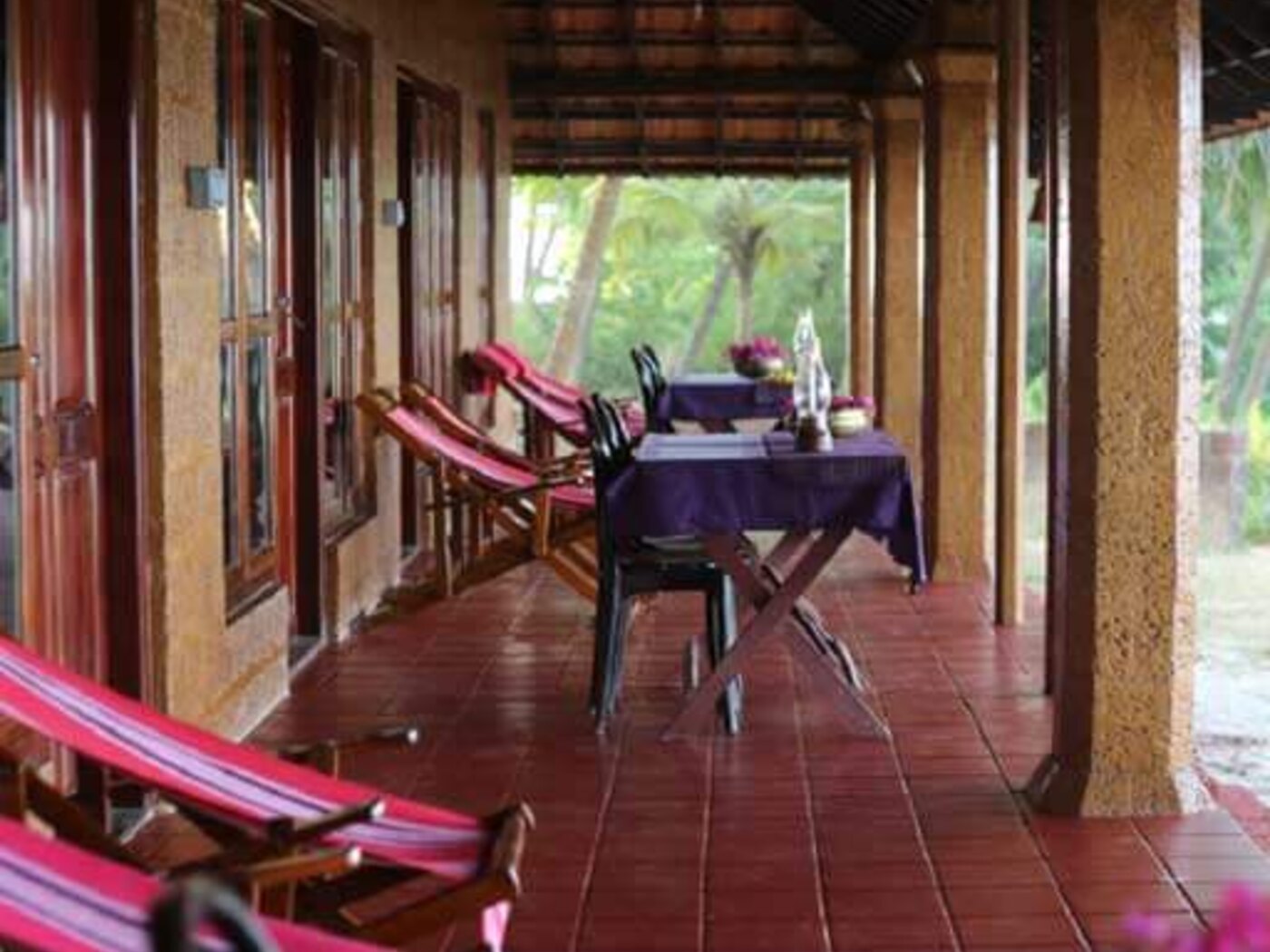Beach setting at Chera Rock Beach House