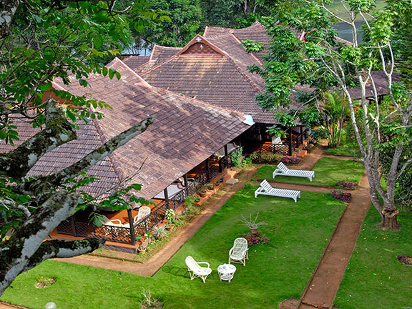 BAL6889 at Lake Palace Thekkady