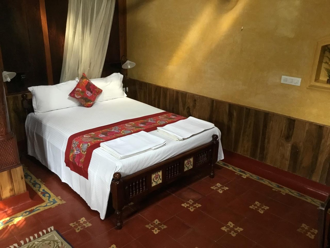 romantic bed 2 at Secret Graden