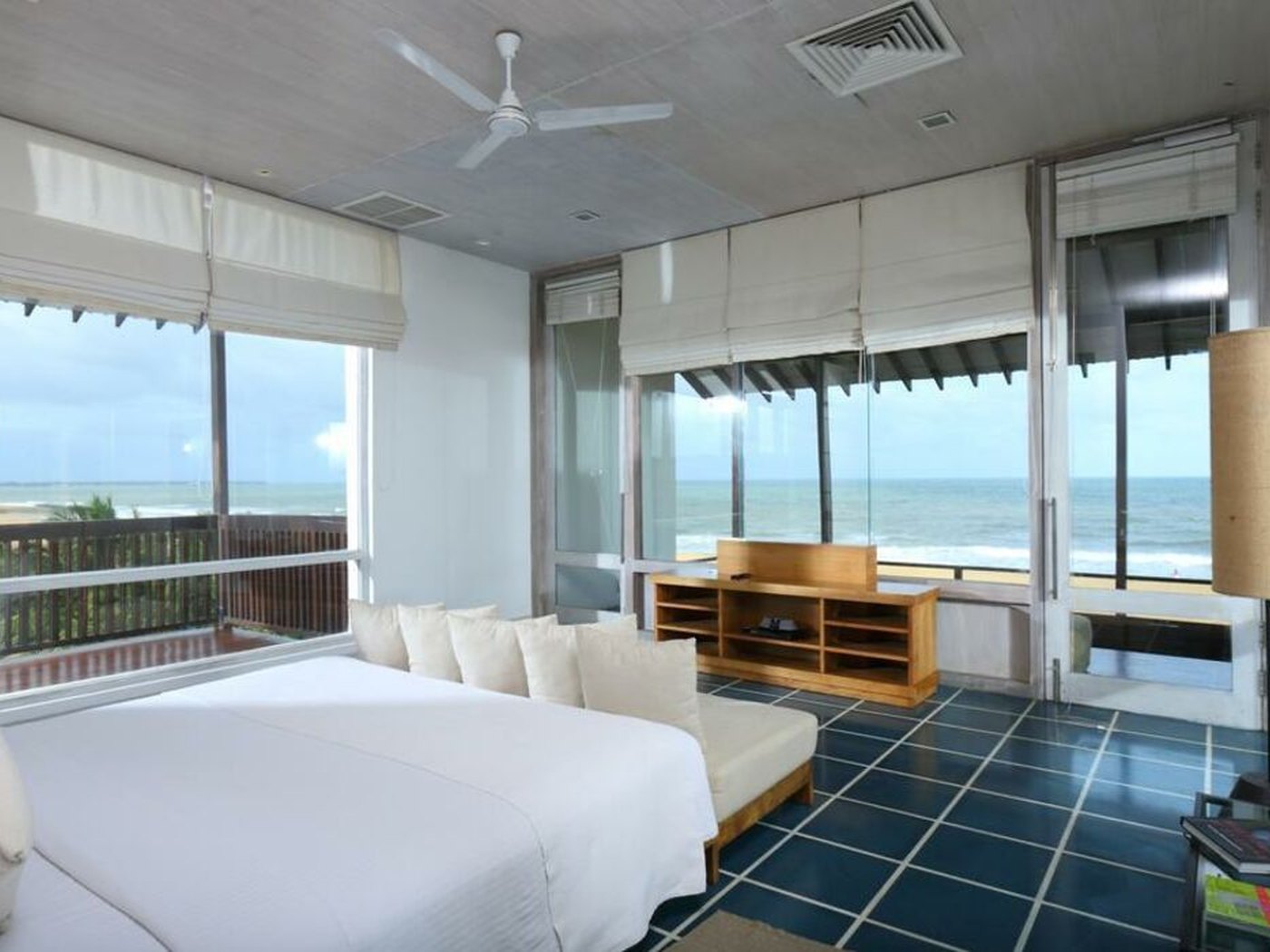 Jetwing Blue Negombo hotel view