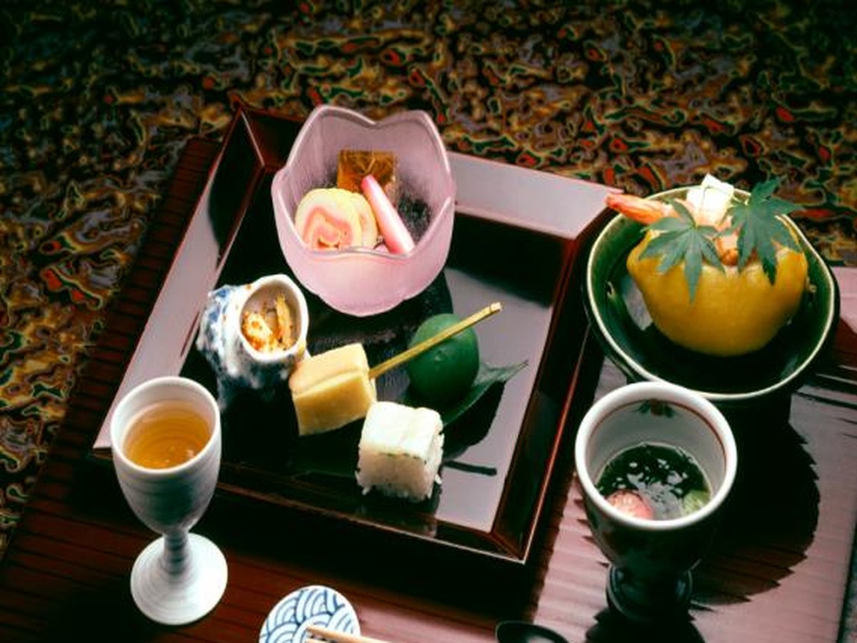 A kaiseki meal served on a lacquer tray