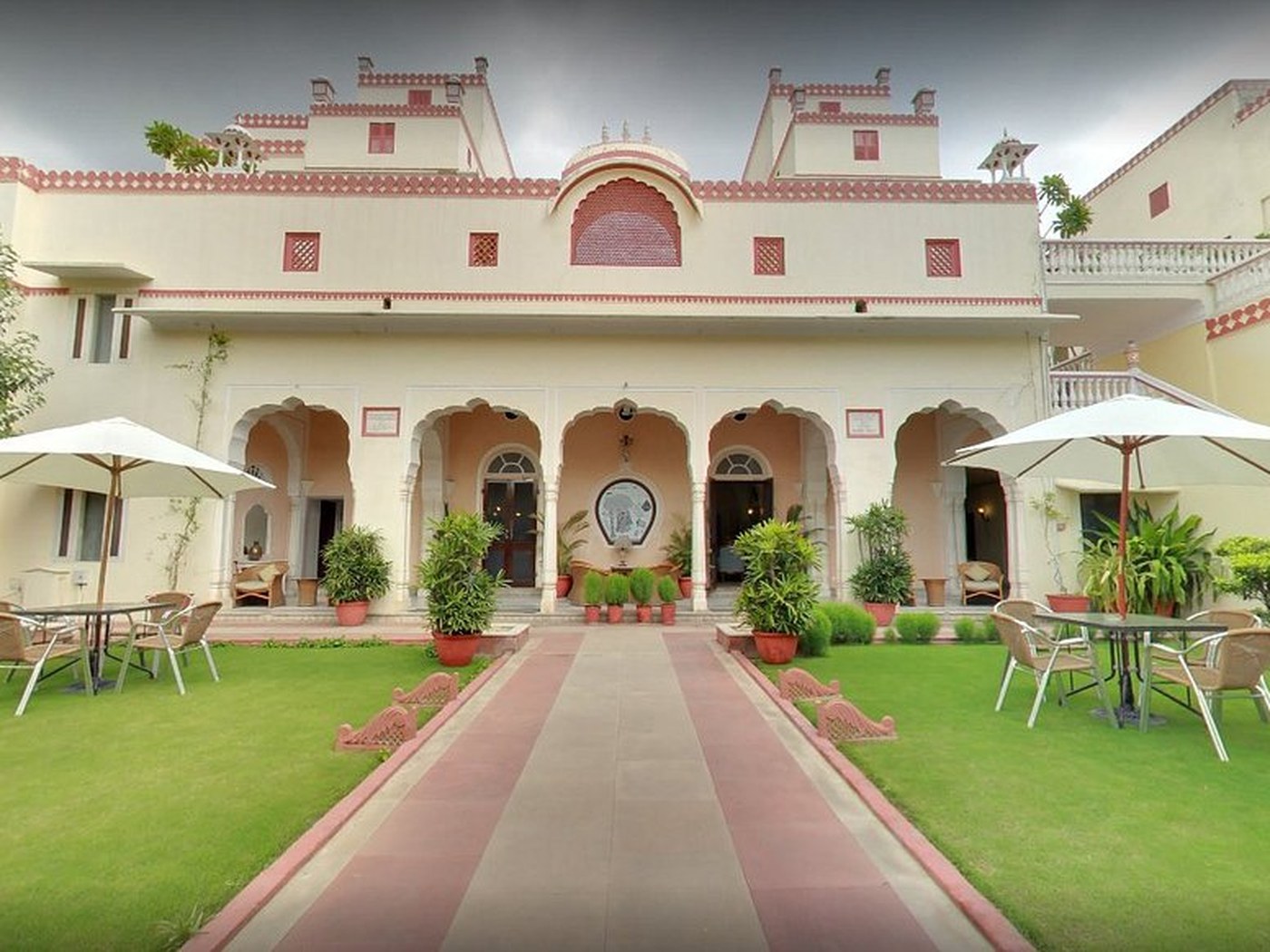 Photograph of Mandawa Haveli Heritage Hotel in Jaipur