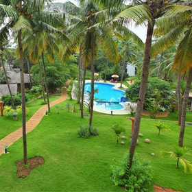 Fragrant Nature Backwater Resort & Ayurveda S..., a hand-picked stay in Kollam, Kerala